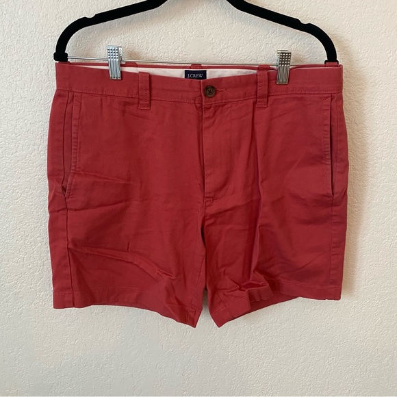 J. Crew 7 Inch Inseam Stretch Chino Shorts in Faded Red - Picture 1 of 7